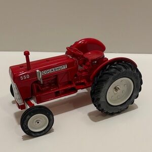 Spec Cast Oliver Cockshutt 550 tractor. Red. 1/16 scale.